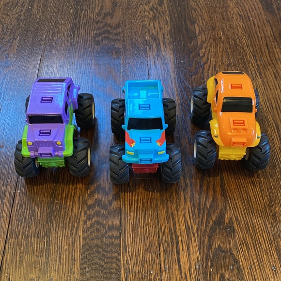 Lakeshore Learning Snap & Design Monster Trucks - Picture 3 of 4